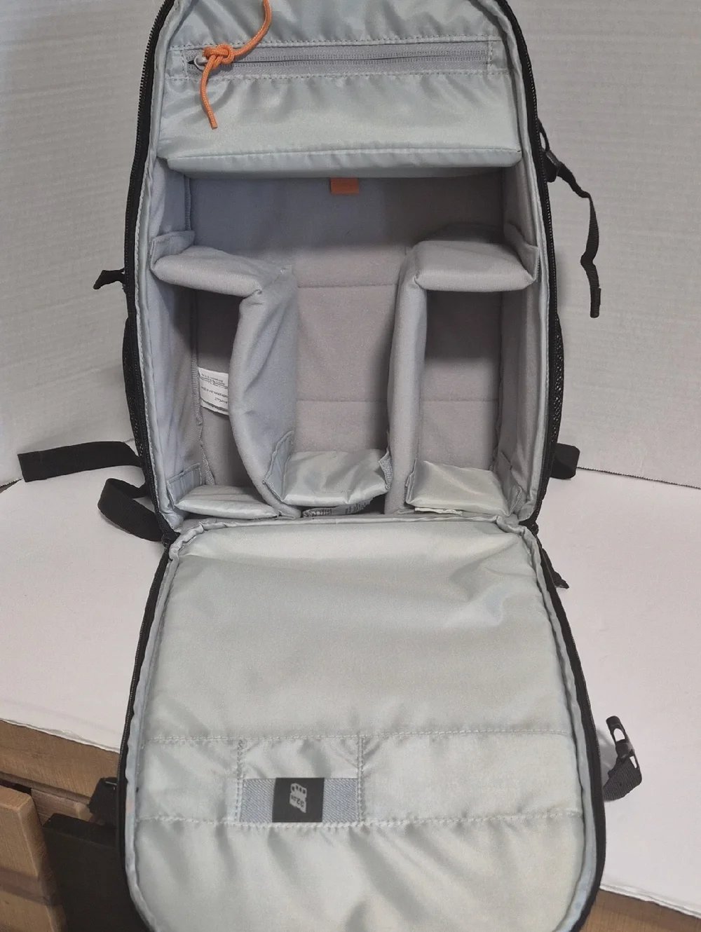 LowePro Tahoe BP 150. Lightweight Compact Camera Backpack (Black)  Unisex - Picture 4 of 8